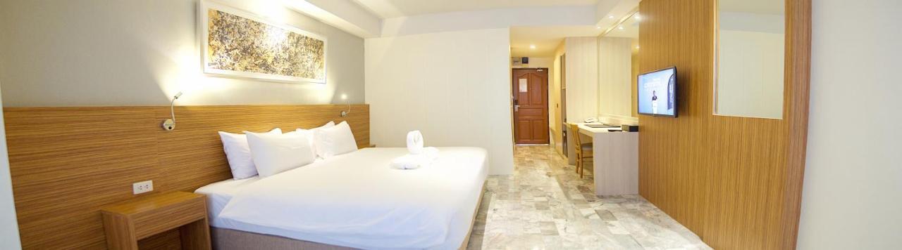 Jolly Suites & Spa Thapra Bangkok Exterior photo