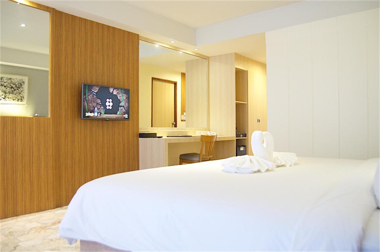 Jolly Suites & Spa Thapra Bangkok Exterior photo